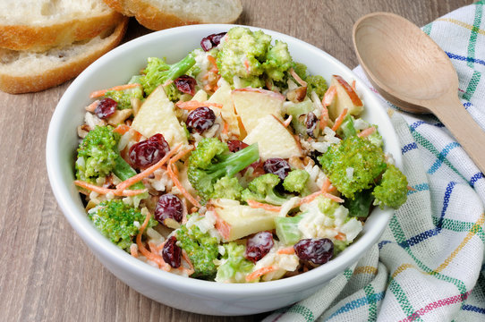 Broccoli salad with chicken