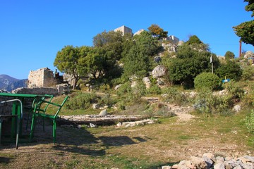 Les ruines du château de Sainte-Agnès