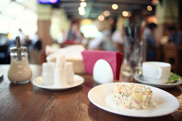 blurred background in restaurant