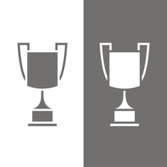 Copa de triunfo deportivo. Icono de trofeo sobre fondos blanco y negro