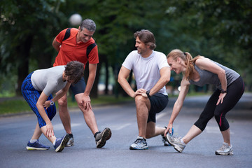 Fototapeta premium jogging people group stretching