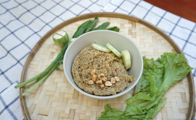 Crispy catfish salad with green vegetable
