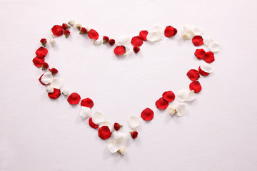 ハートの薔薇の花びら