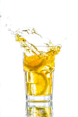 Ice tea with lemon splash