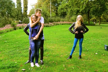 Obraz premium Love triangle in Vilnius town Bernardinu garden on autumn
