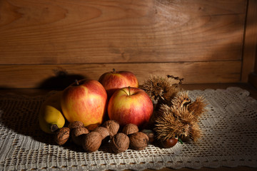 composizione frutta frutto natura morta frutta mele uva noci castagne