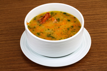 Pea soup with ribs