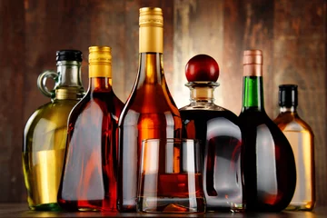 Photo sur Plexiglas Anti-reflet Bar Bouteilles de boissons alcoolisées assorties