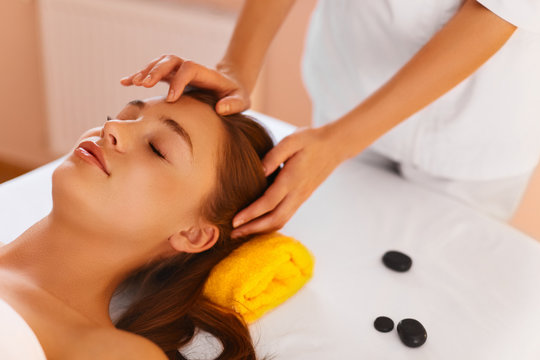 Face care. Skin spa treatment. Woman in beauty salon.