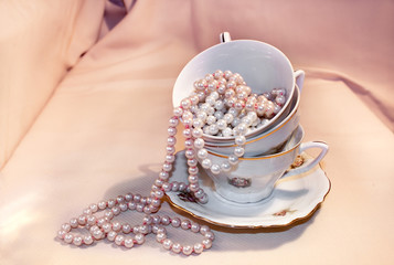 coffee cups with pearls