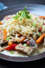 Kritharaki mit Soja-Gemüse-Curry,  vegan 