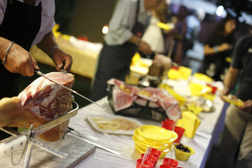 taglio prosciutto crudo