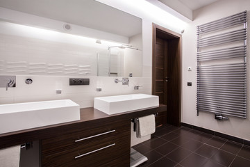 Modern and sterile bathroom