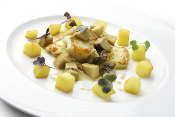 Fillet of turbot with mushrooms and potatoes