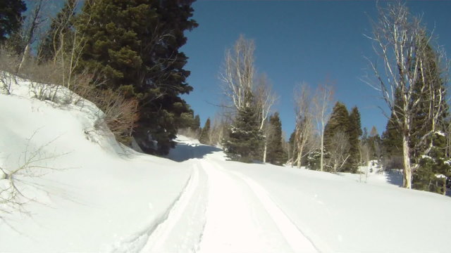 Mountain winter trail fast motion P HD 05