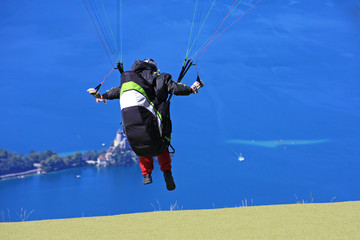 Fototapeta na wymiar paraglider launching