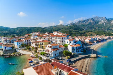 Store enrouleur sans perçage Île A view of Kokkari village and beautiful coast of Samos island, Greece