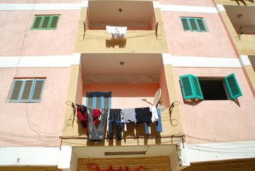 wash clothes dry on the house, Egypt