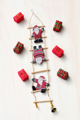 Der Weihnachtsmann bringt die Geschenke