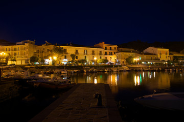 Fototapeta na wymiar Acciaroli by night