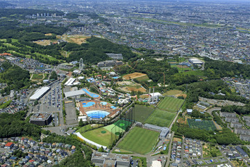 郊外の遊園地／よみうりランド上空