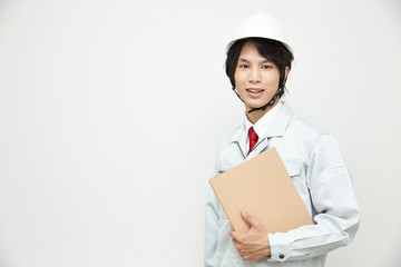 作業服を着た男性