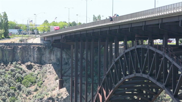 BASE Jumper Twin Falls Idaho Perrine Bridge Snake River HD 8070
