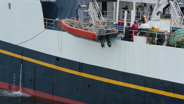 Support Boat Lifting Onto Commercial Fishing Ship Pt 3 HD 7952