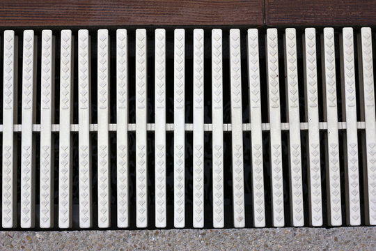 Overflow grating / A picture of swimming overflow grating