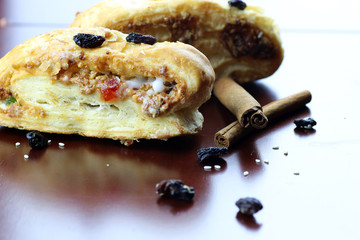 Puff pastry cinnamon raisin