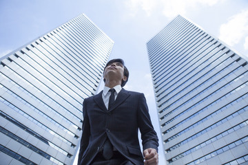 Fototapeta premium 若い会社員の男性
