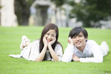 若い男女のカップル