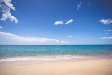 Fototapeta na wymiar vintage clear blue sky and nice ocean