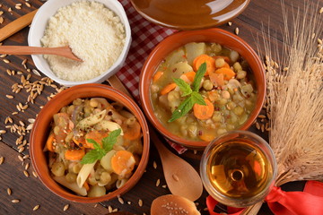 Penne rigate with carrots and cereals
