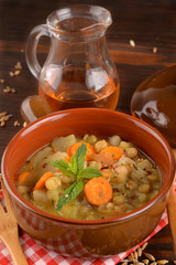 Penne rigate with carrots and cereals
