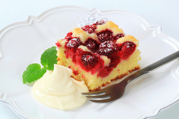 raspberry sponge cake