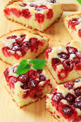 raspberry sponge cake slices