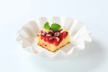 raspberry sponge cake