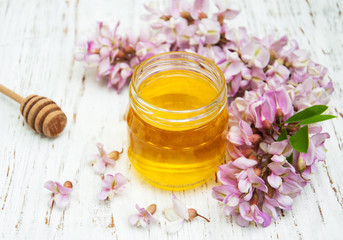 honey with acacia blossoms