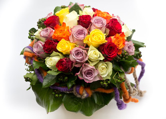 Farbenfroher Blumenstrauß mit Rosen