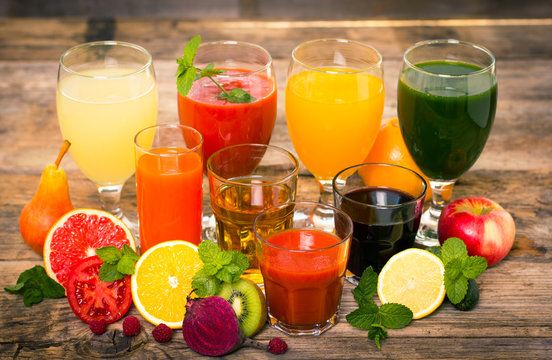 Healthy drinks - fruit and vegetables juices and smoothies