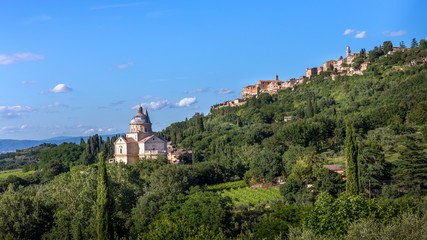 Obraz premium San Biagio church and Montepulciano town in Tuscany