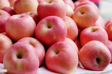 Red apples