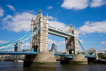 Fototapeta na wymiar Tower Bridge, London, England, UK..