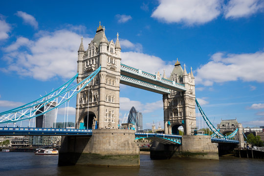 Tower Bridge, London, England, UK..