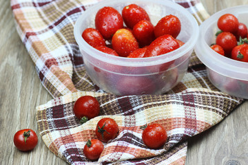 washed tomatoes in bowl