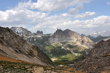 Fototapeta premium Alpine nature / The Alps are the highest and most extensive mountain range system that lies entirely in Europe, across Austria, France, Germany, Italy, Liechtenstein, Monaco, Slovenia, and Switzerland