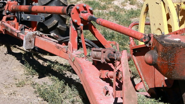 Tractor swather driveline start P HD 0858