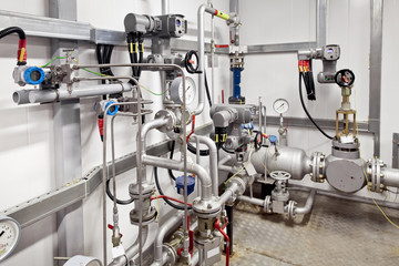 Control system of oil pipeline