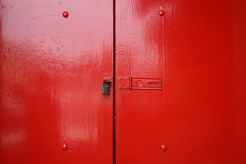 old red door in chinese temple